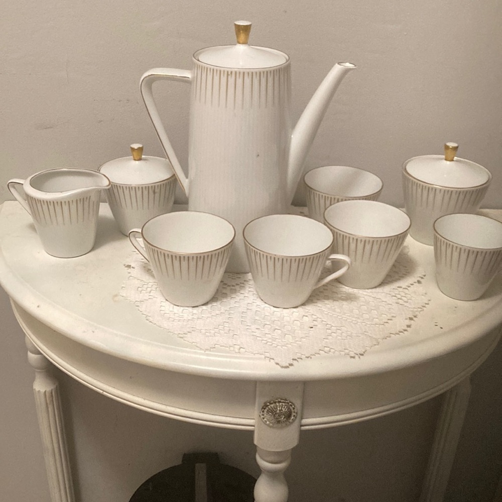 Seltmann Weidew Bavaria Monika teapot  and cups